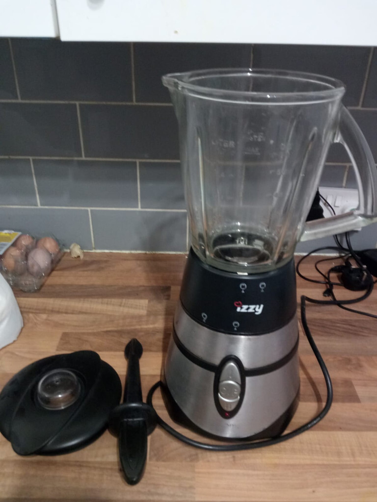 Blender 1.7 ltr with glass jug in 15 pound in Barking, London Gumtree