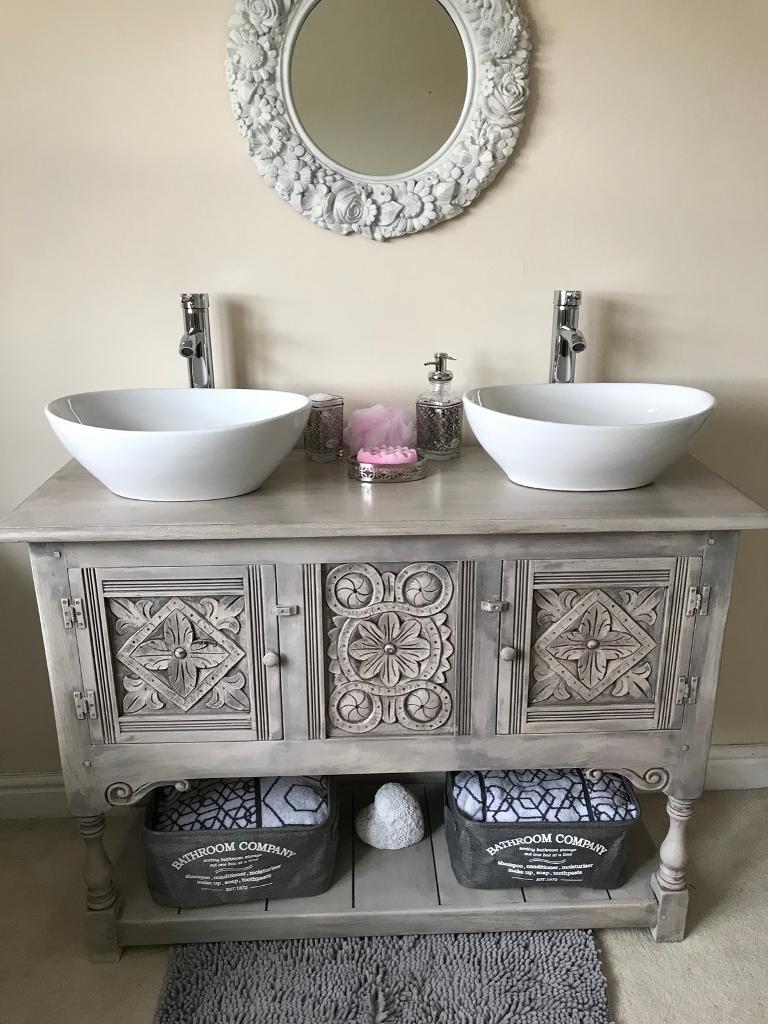 Absolutely stunning Barker and stonehouse twin sinks vanity unit basins