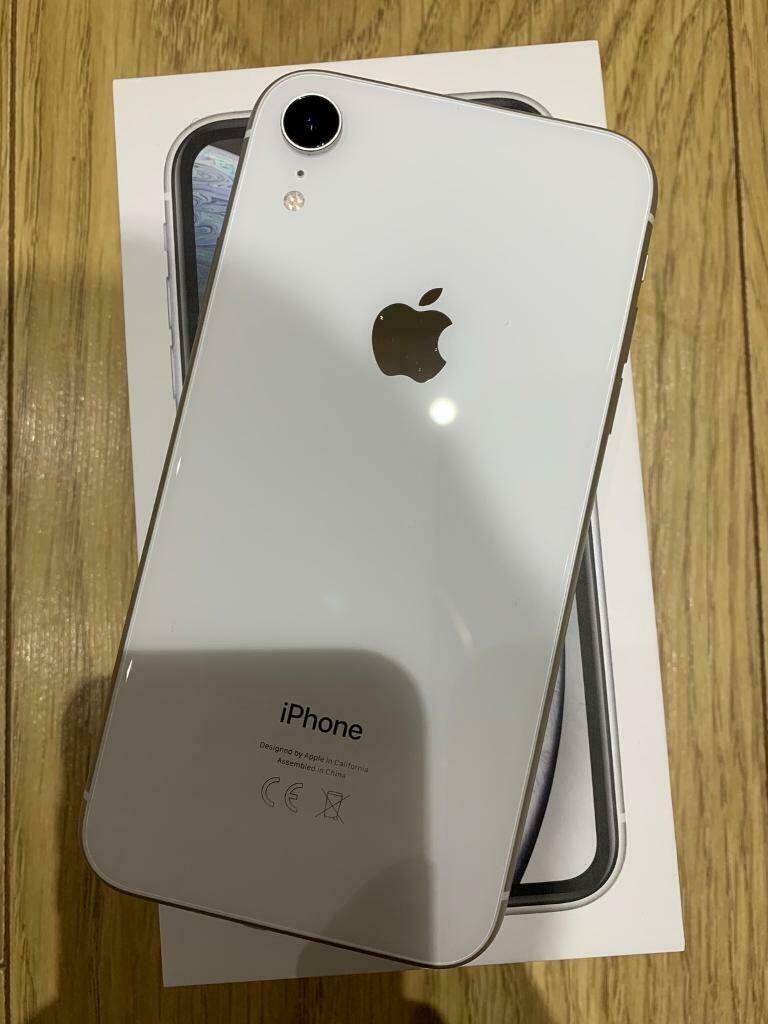 iPhone XR white 64gb  in the manner of  supplementary  following box | in Portsmouth  