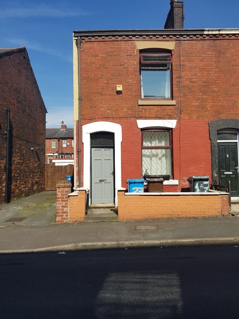 2 bedroom terraced house for sale in Greenacres, Oldham in Oldham