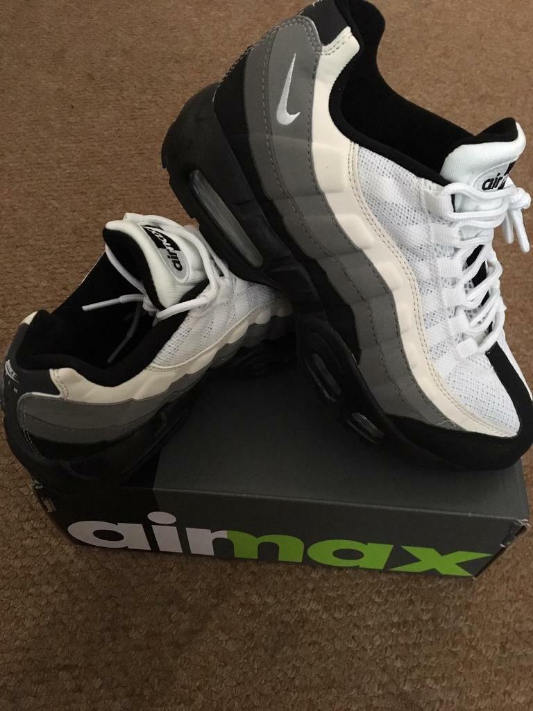 SIZE 6 7 8 9 10 BRAND NEW NIKE AIRMAX 95 110 AIR MAX BOXED TRAINERS 95s 110s BLACK (NOT) tn 90 97 i Erdington, West MidlandsGumtree i Erdington, West Midlands Gumtree