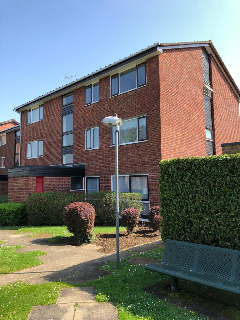 Ready Now 2 Bedroom Flat to Rent in Hatfield in Welham Green