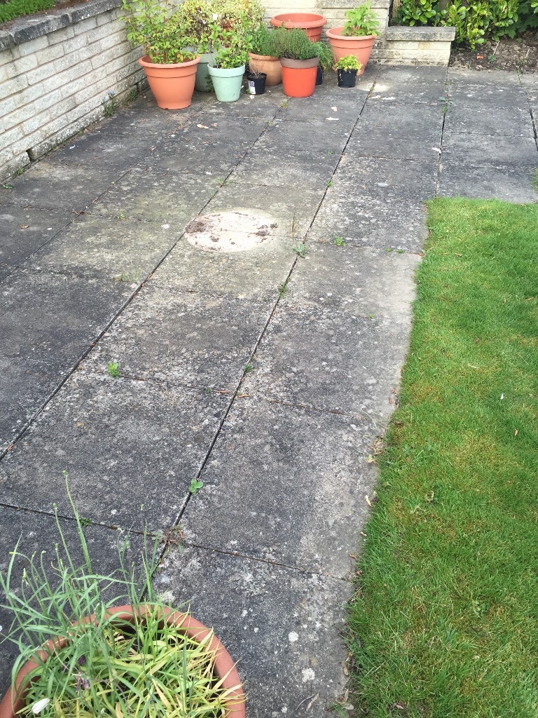 70 x Concrete paving slabs 60 x 60 cm (2 x 2 ft) for a patio in