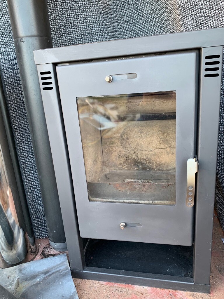 Wood Burner 10kw including Black Flu, Chrome Flu. lead flashing, chrome