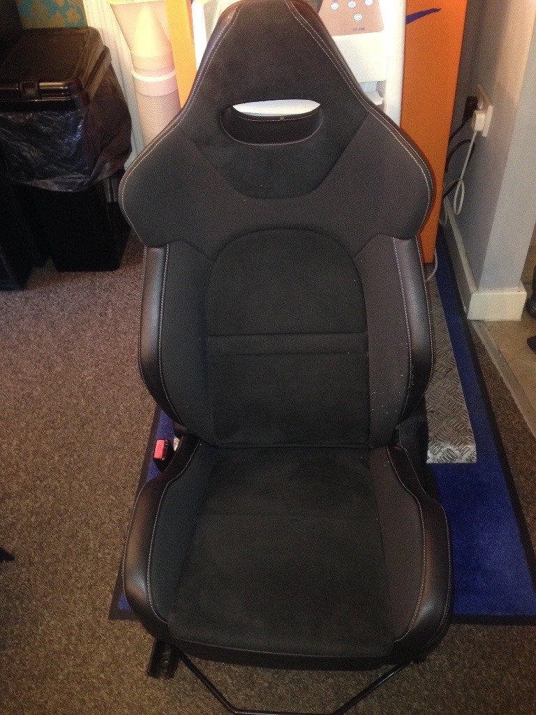 Peugeot 207 gti thp 175 bucket seats in Liversedge, West Yorkshire