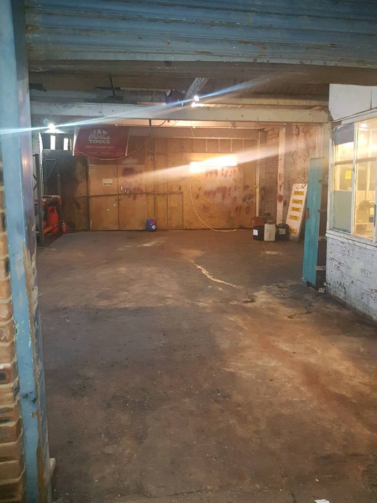Commercial property garage/ unit for rent in Sunderland, Tyne and