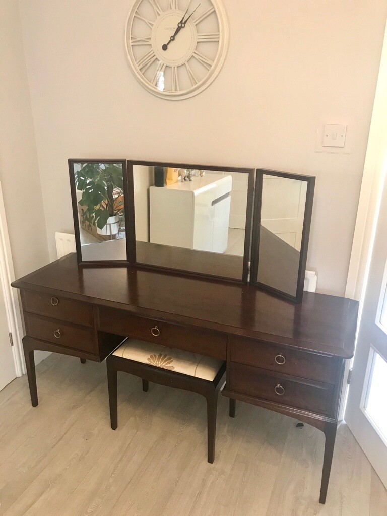 Stag minstrel dressing table/ Console/ Desk vintage mahogany furniture