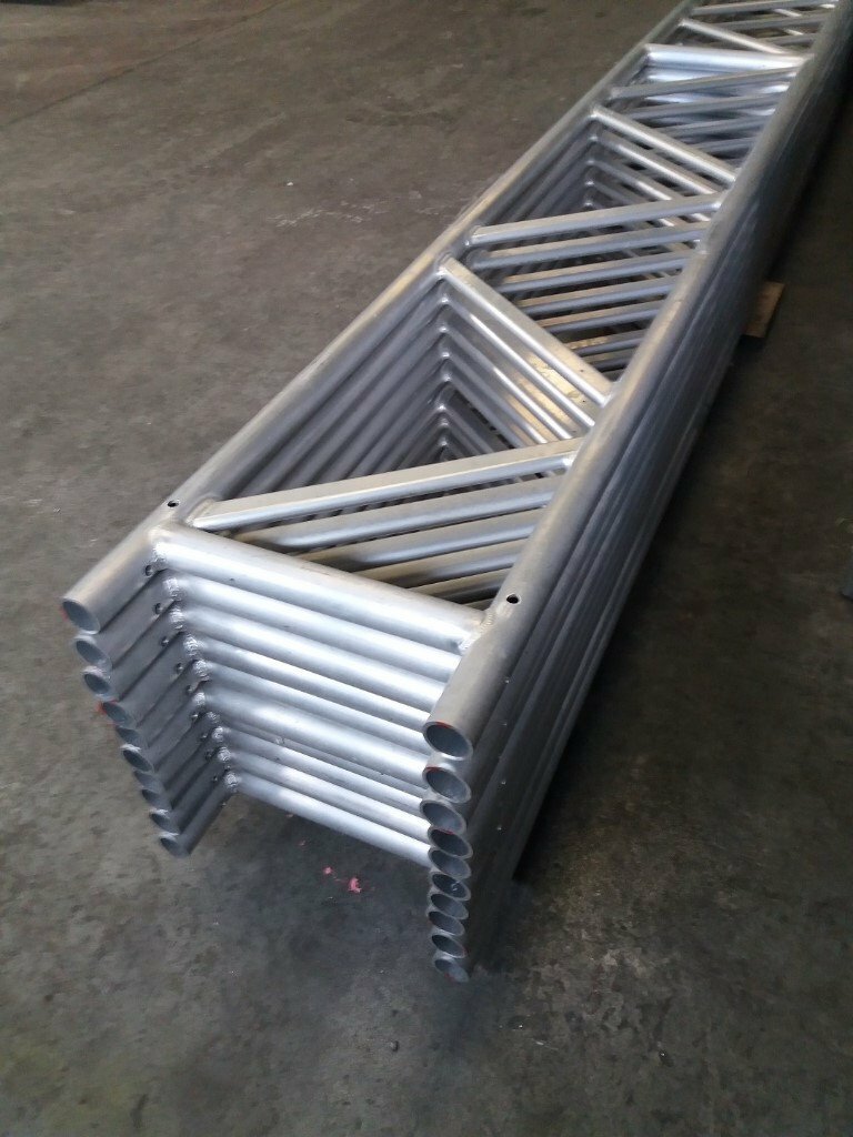 SCAFFOLD ALLOY LATTICE BEAMS 0.45M X 6.0m Long ..as NEW in Widnes