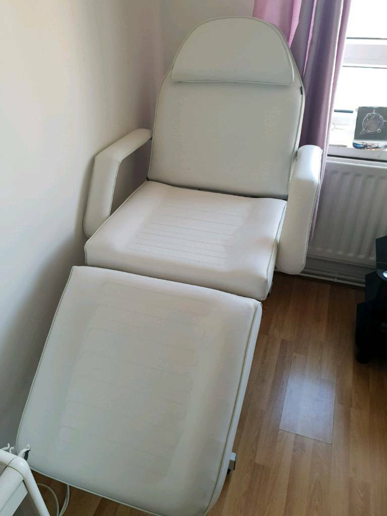 Professional Hydraulic Beauty Couch In Brighton East Sussex
