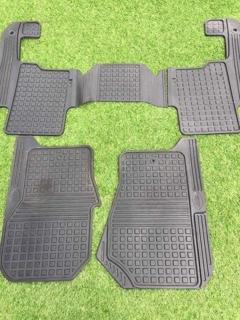 Genuine Landrover Discovery 4 Rubber mats in Dumbarton, West