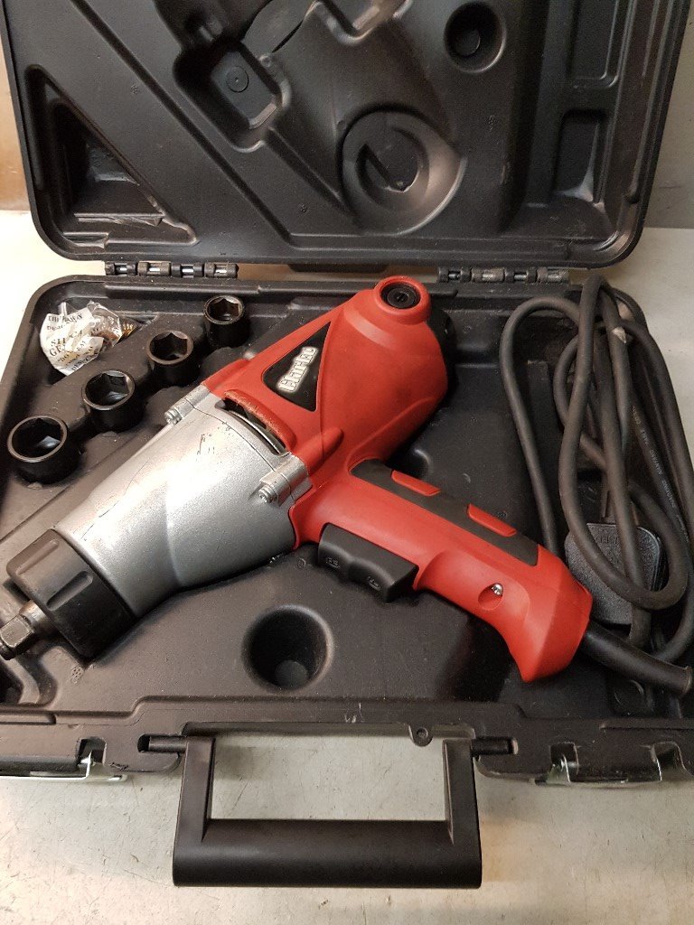 Clarke CEW1000 ½" Electric Impact Wrench in Stanley, County Durham