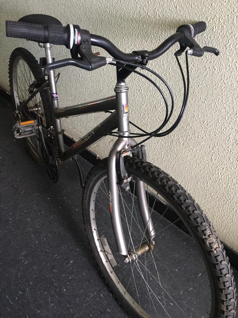 Lincoln Nevada Hybrid/Mountain Bike (Unisex) Good Condition in Maida