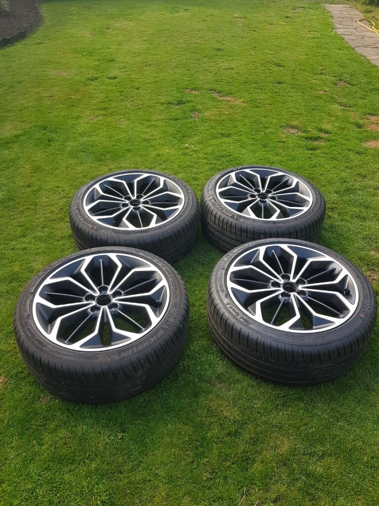 Ford Focus ST Line Alloy Wheels 235/40/18 | in Maghull