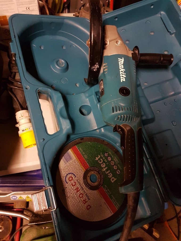MAKITA 9 INCH GRINDER 240V in Mintlaw, Aberdeenshire Gumtree