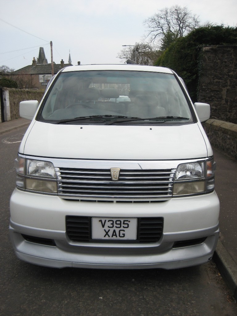 Nissan elgrand 2000