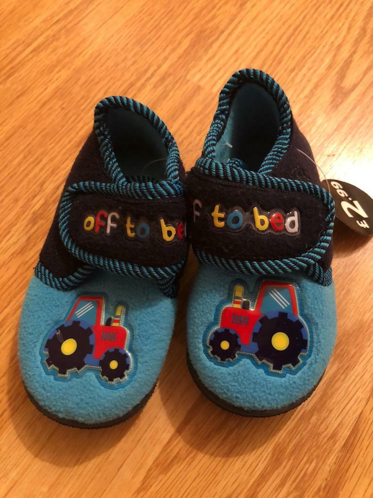 Size 5 boys slippers in Brockworth, Gloucestershire Gumtree