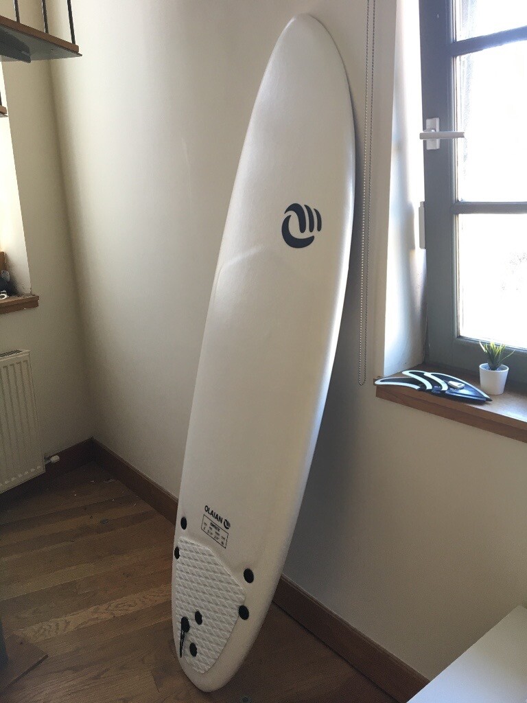 Olaian 900 Surfboard Brand New 6ft Board with three fins and leash