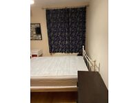 Double bedroom in bromley by bow