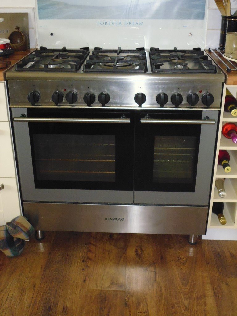 Kenwood Freestanding cooker double electric oven & gas hob in Hayle