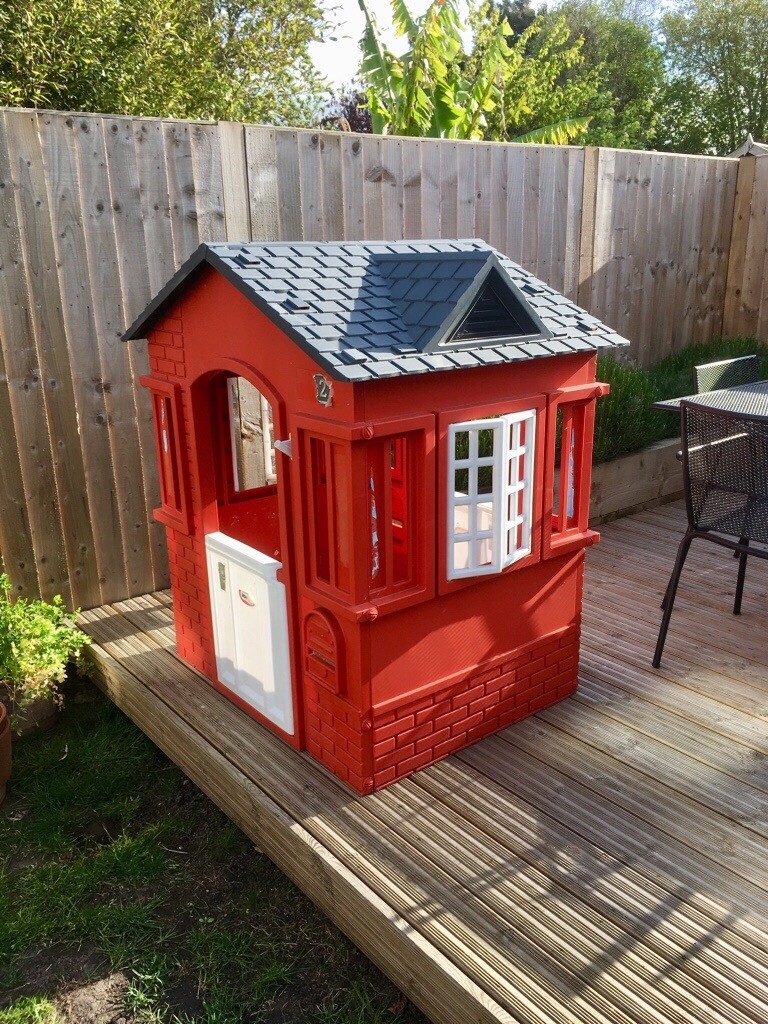 Little tikes cape cottage kids playhouse in Southwick, East Sussex