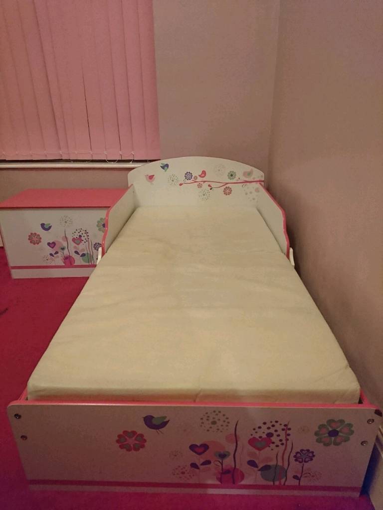 Girls toddler bed | in Widnes, Cheshire | Gumtree