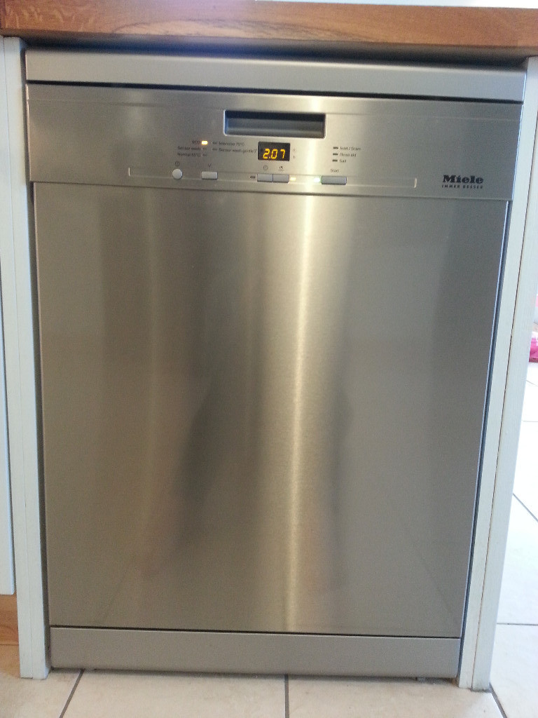 Miele G4920 13 place Freestanding silver dishwasher in Castle Douglas