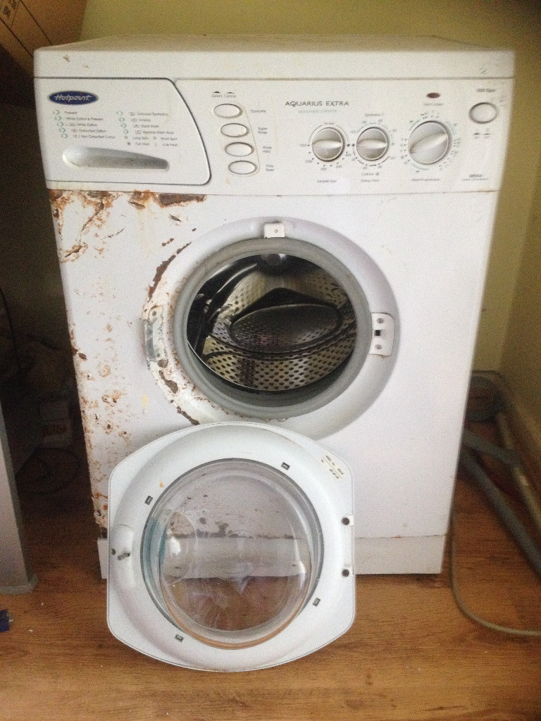 Hotpoint WD64 washing machine dryer Working but broken door hinge