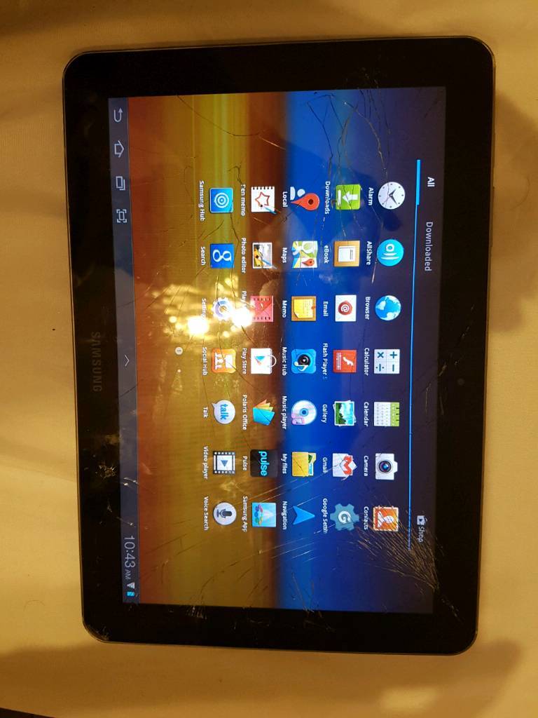Samsung galaxy tab 10.1 inch model GTP7510 in Birmingham City Centre