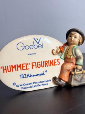 Goebel Hummel Gallery Collection 最新ニュース Vintage Goebel Hummel Figurine #184 Latest News Boy