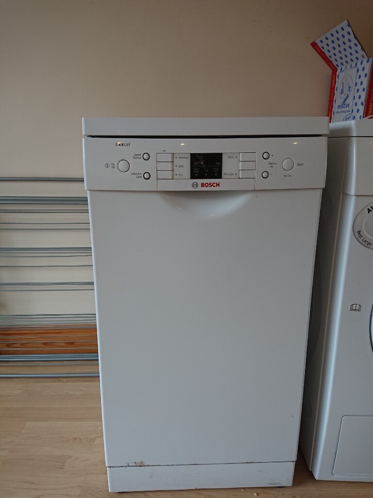 Bosch Exxcel free standing slimline dishwasher in Bexleyheath, London