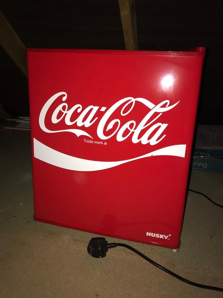 used HUSKY CocaCola HUSHU252 Mini Fridge Red in ClactononSea