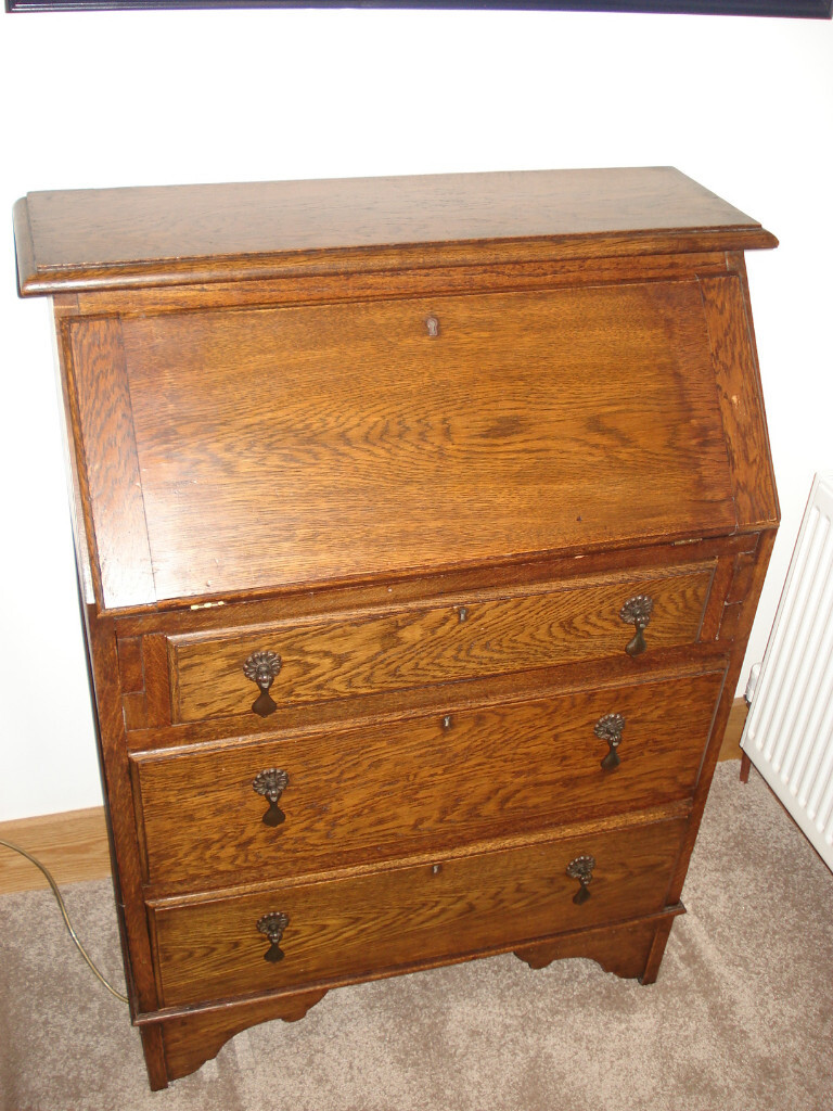VINTAGE 3 DRAWER SOLID OAK BUREAU / WRITING DESK in Bangor, County