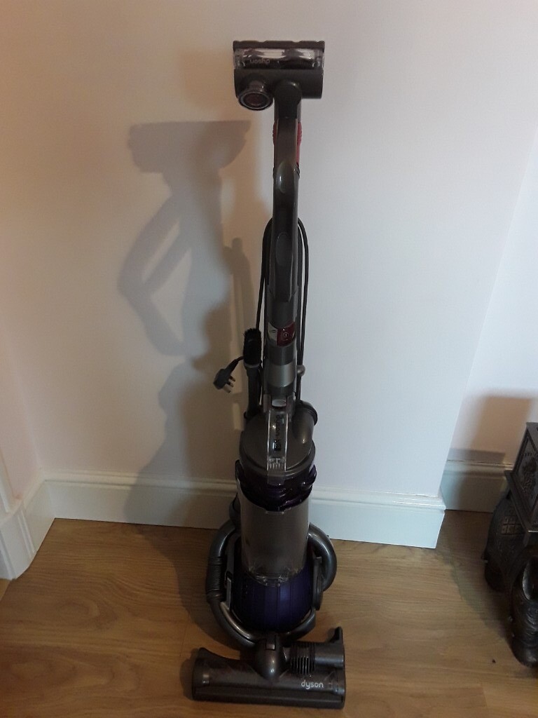 DYSON DC25 ANIMAL IN EXCELLENT CONDITION NO BAD SMELLS! in Leicester