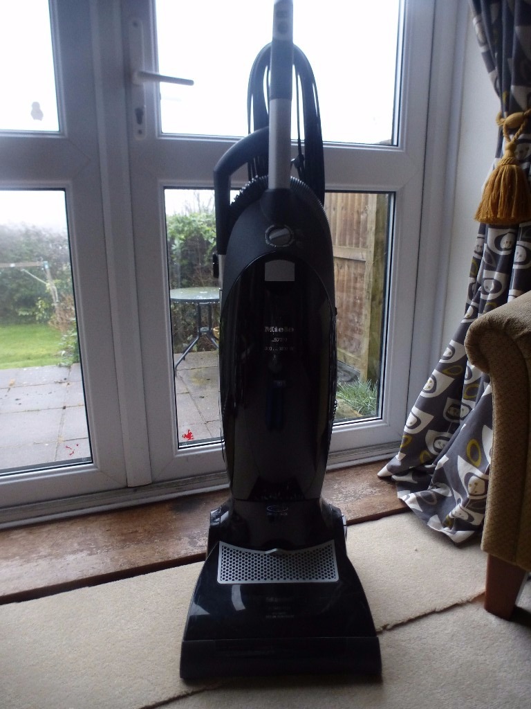 Miele Power Plus Vacuum Cleaner 1800w (S7120) in Westbury