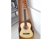 3/4 size new chantry guitar .