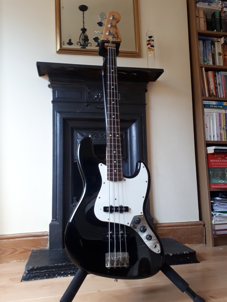 198487 Fender Jazz Bass MIJ Made in Japan E series in Wallington