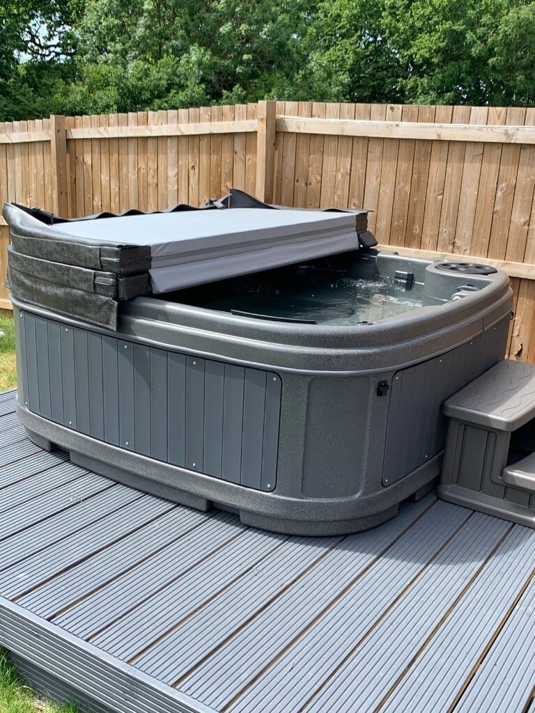 Hot Tub Plug & Play Brand New 13amp 5/6 Man in Scarborough, North