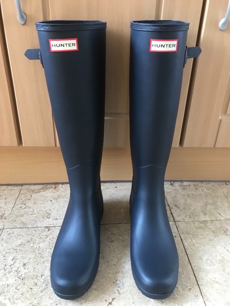 Ladies Navy Hunter Wellies Size 7 Original Refined Never Worn Pristine
