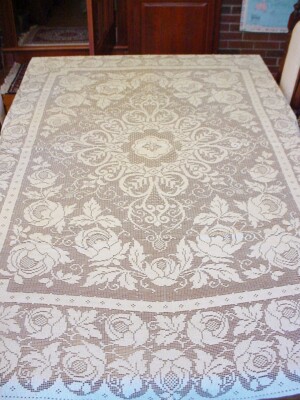 Tablecloths - Quaker Lace