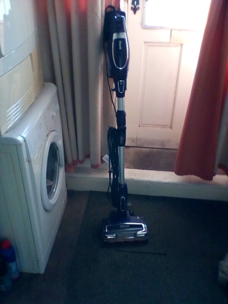 Shark lightweight detachable hoover very good condition . in Stockton