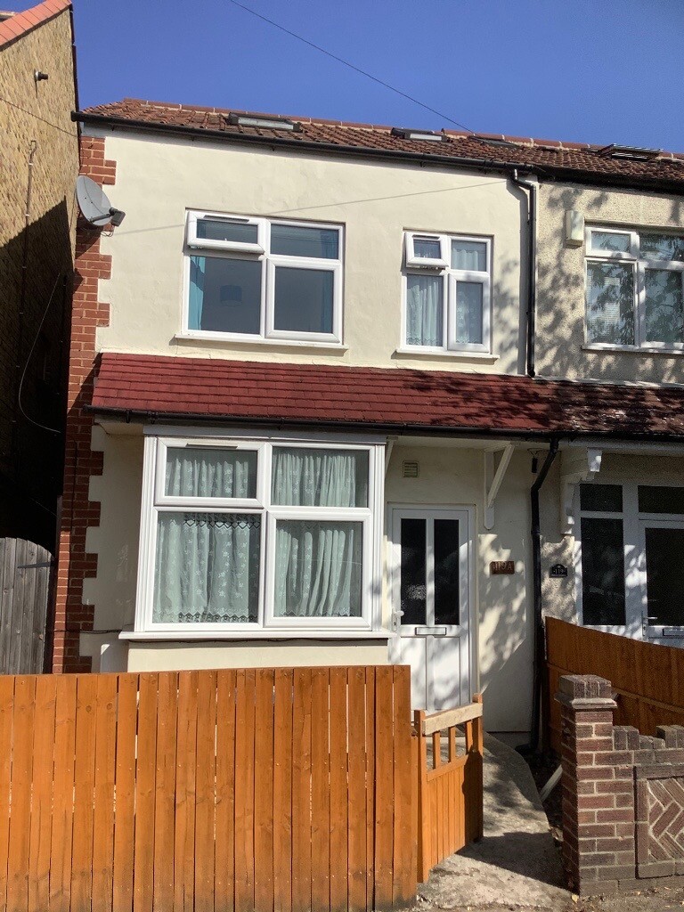 Three Bedroom House For Rent. Tooting SW17 in Mitcham, London Gumtree