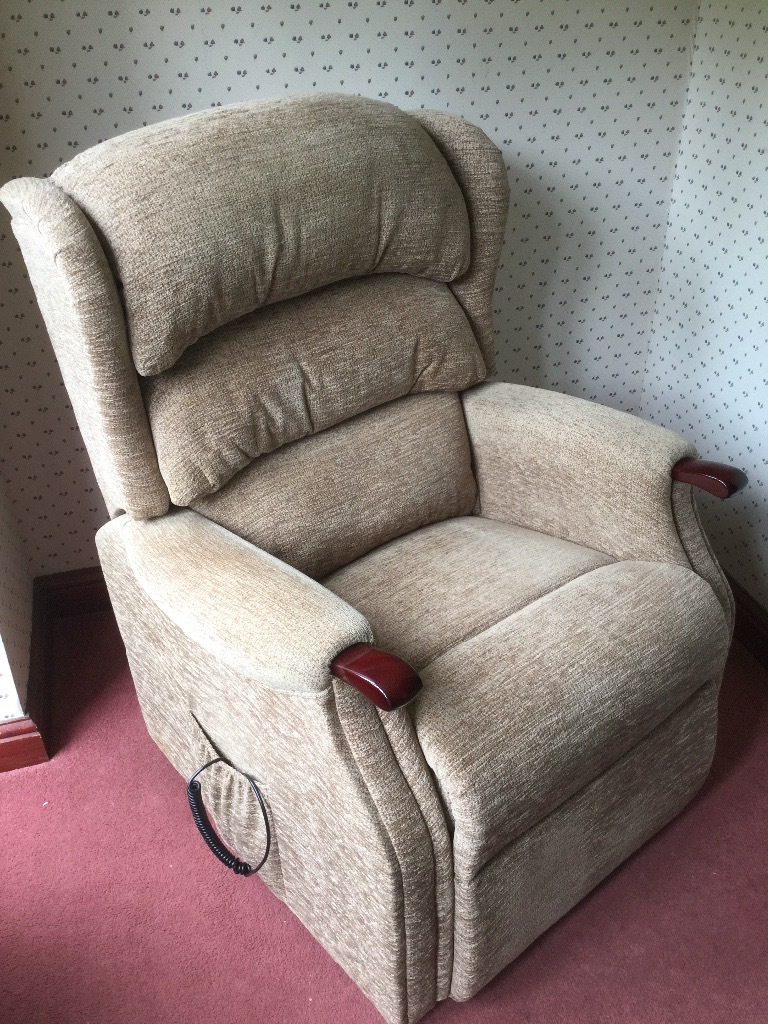 REDUCED HSL Linton Grande Dual Motor Rise & Recline (riser, recliner