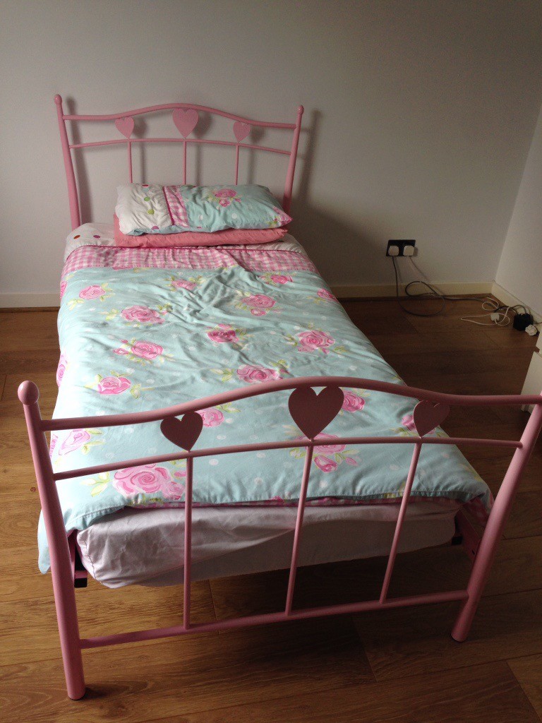 GIRLS 'NEXT' AMY BED PINK METAL SINGLE BED FRAME WITH LOVELY HEART