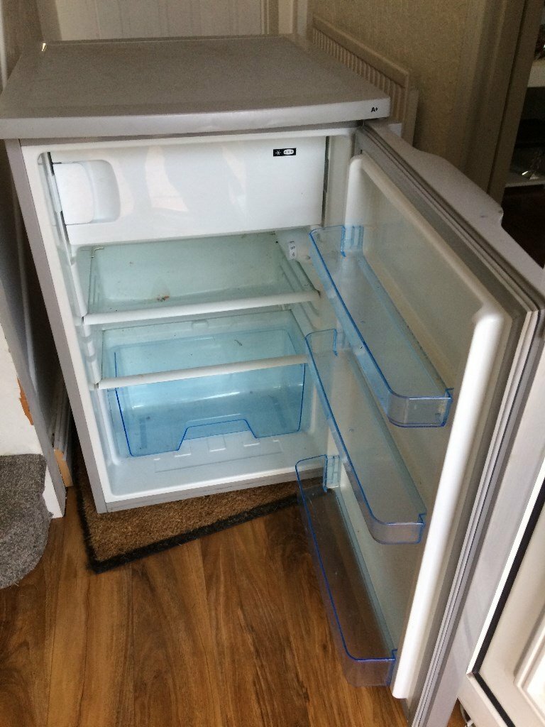 STAINLES STEEL LEC UNDER COUNTER FRIDGE WITH FREEZER COMPARTMENT IN