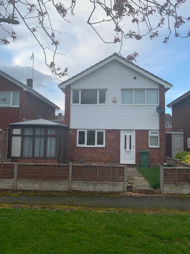 3 Bedroom House to rent on Ashdale Close, Kingswinford DY6 7DN in