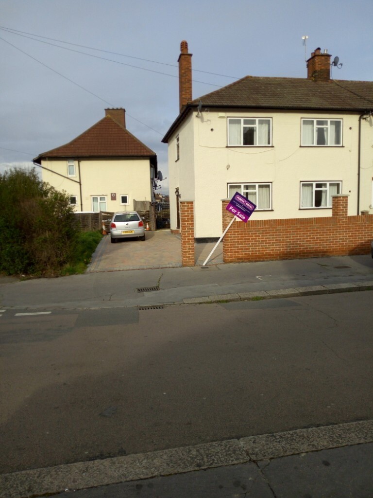 4/5Bed Semi Detached House, Thornton Heath. Close to High street shops