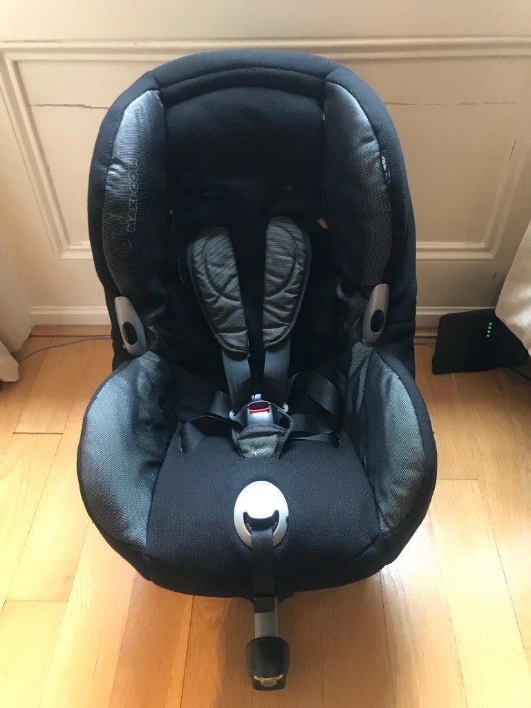 Maxi Cosi 3Point Safety Belt Car Seat w/ Base in Excellent Condition