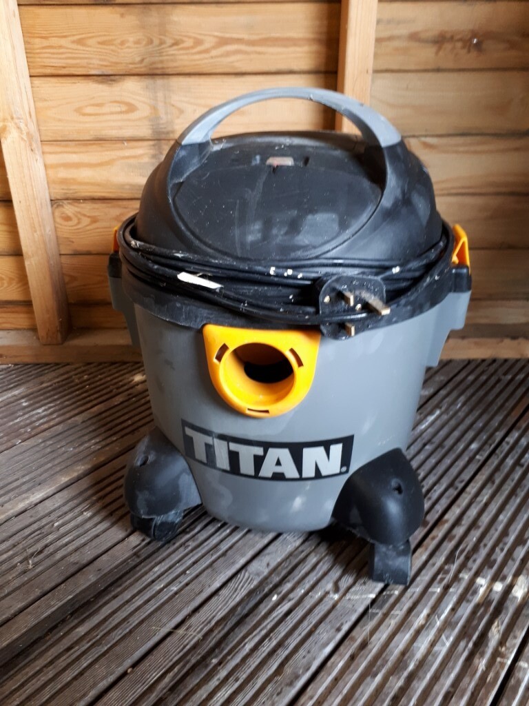 Titan wet and dry vacum cleaner in Newport Gumtree