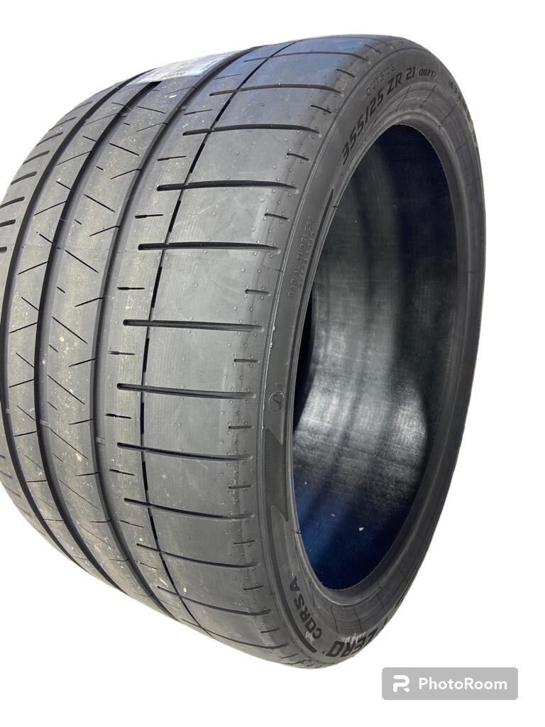 Lamborghini Aventador Pirelli P ZERO CORZA PZC4 355/25ZR21