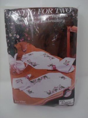 Tobin Stamped Embroidery IVY VINE Placemats & Napkins Set Dining for Two